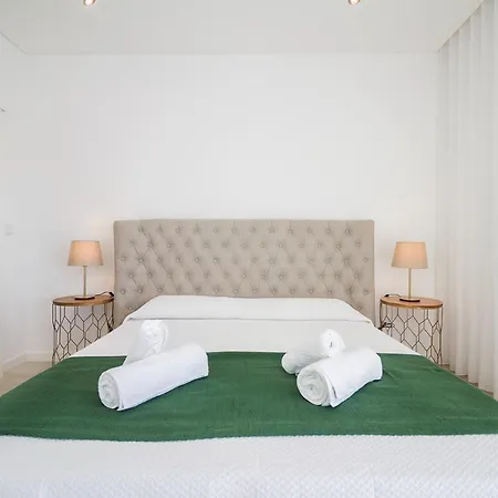 Sleeps 14 With Pool And Air Con Villa *